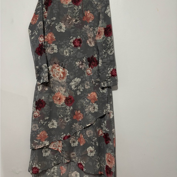 Chic Asymmetrical Floral Dress - Charcoal and Crimson - Picture 7 of 7